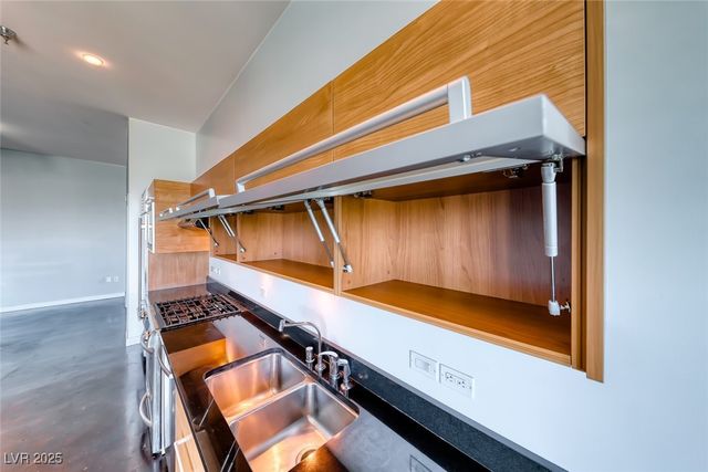 200 Hoover Avenue 1712, Las Vegas, NV 89101