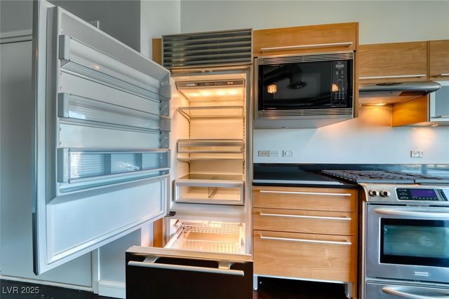 200 Hoover Avenue 1712, Las Vegas, NV 89101