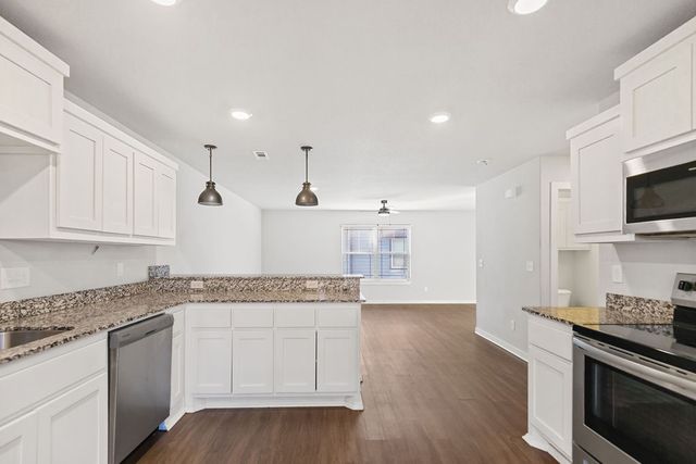 1986 N Bourbon Drive, Fayetteville, AR 72703