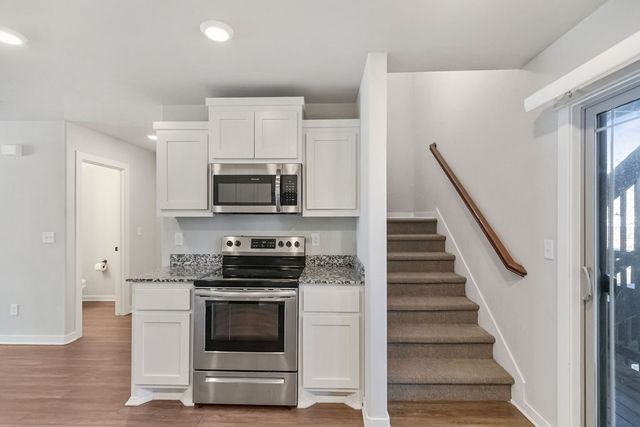 1986 N Bourbon Drive, Fayetteville, AR 72703