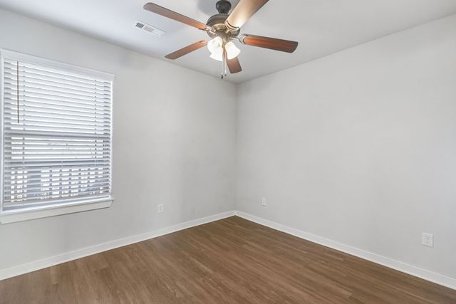 1986 N Bourbon Drive, Fayetteville, AR 72703