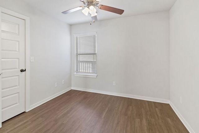 1986 N Bourbon Drive, Fayetteville, AR 72703