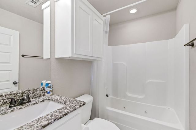 1986 N Bourbon Drive, Fayetteville, AR 72703