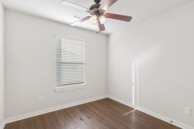 1986 N Bourbon Drive, Fayetteville, AR 72703