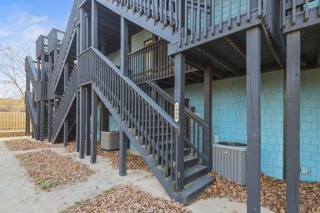 1986 N Bourbon Drive, Fayetteville, AR 72703