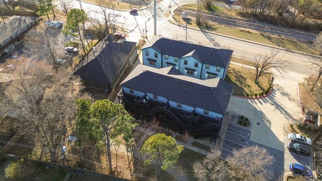 1986 N Bourbon Drive, Fayetteville, AR 72703