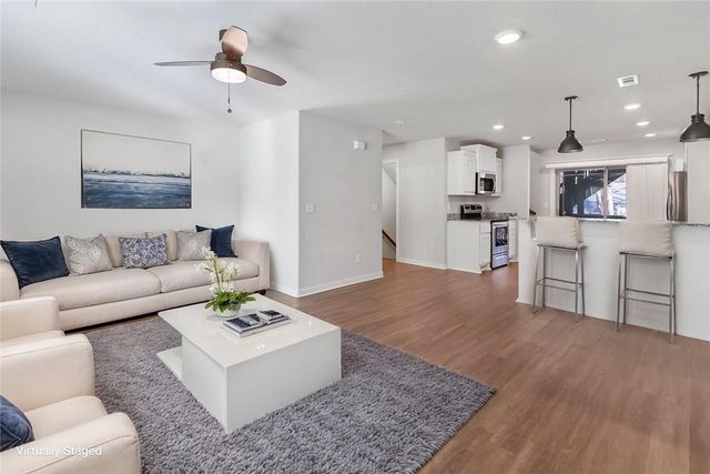 1986 N Bourbon Drive, Fayetteville, AR 72703