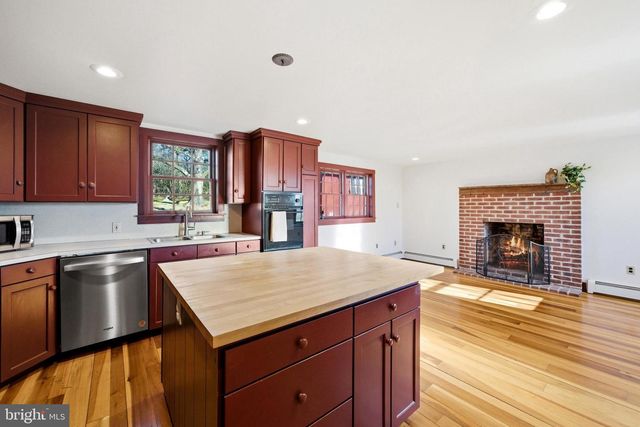 55 STONE JUG RD, Gettysburg, PA 17325