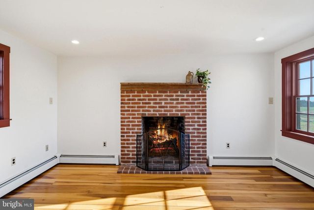 55 STONE JUG RD, Gettysburg, PA 17325