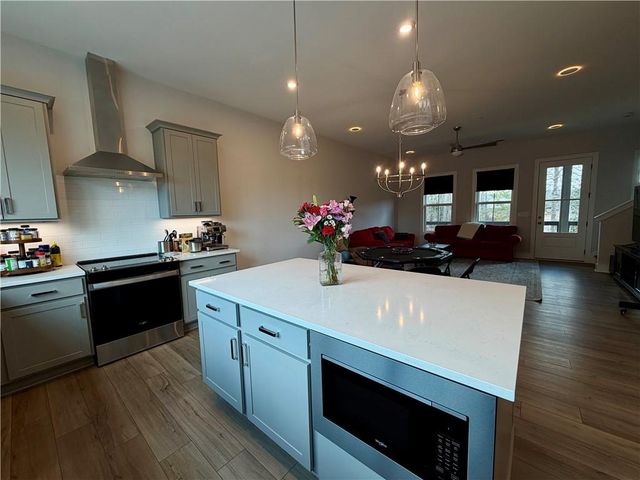 135 Firefly Circle, Alpharetta, GA 30009