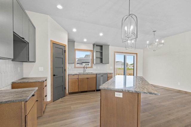 1400 DIVINITY DRIVE, De Pere, WI 54115