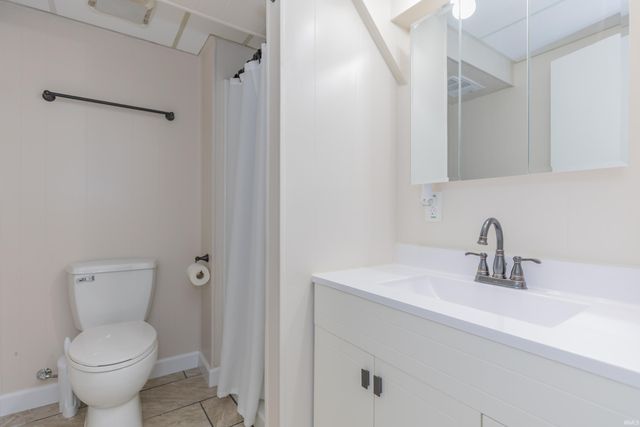 8213 Middle Mount Vernon Road, Evansville, IN 47712