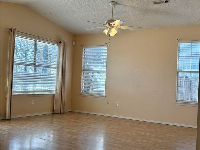 3182 Oakfield Street, Fayetteville, AR 72704