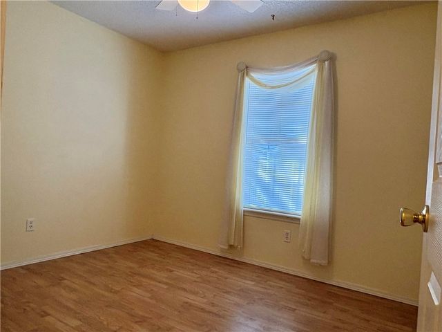 3182 Oakfield Street, Fayetteville, AR 72704