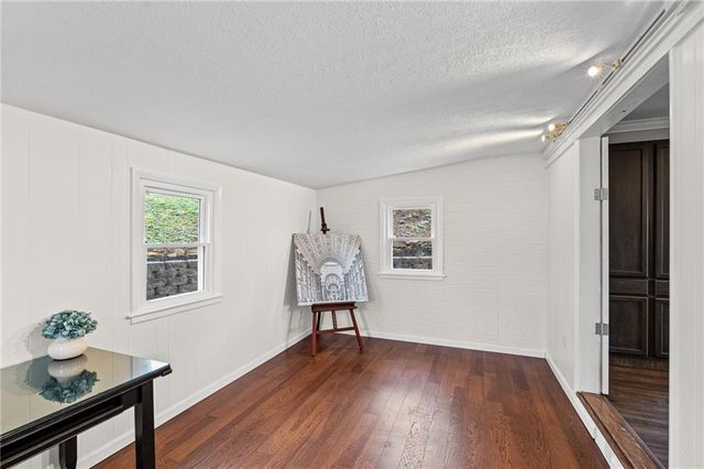 4909 Nall Avenue, Roeland Park, KS 66202