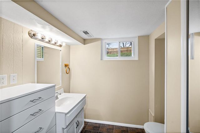 4909 Nall Avenue, Roeland Park, KS 66202