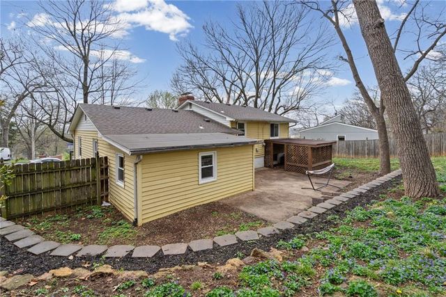 4909 Nall Avenue, Roeland Park, KS 66202