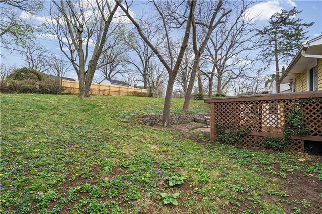 4909 Nall Avenue, Roeland Park, KS 66202