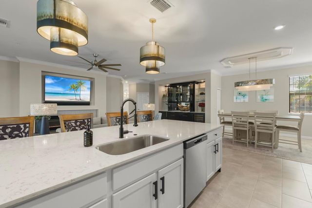 10812 TARFLOWER DRIVE 201, Venice, FL 34293