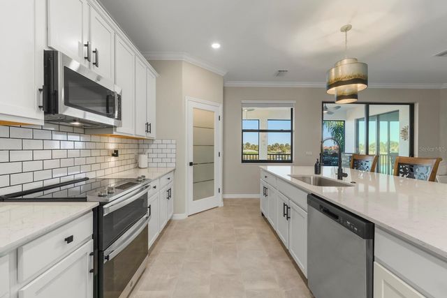 10812 TARFLOWER DRIVE 201, Venice, FL 34293