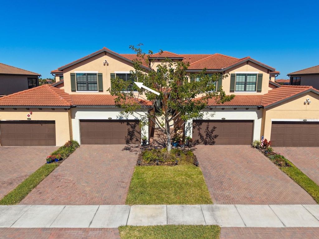10812 TARFLOWER DRIVE 201, Venice, FL 34293