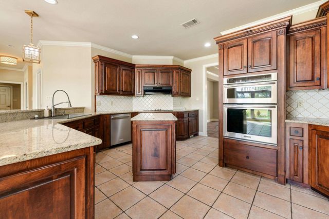 5006 Colonial Court, Benton, AR 72019