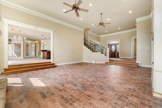 5006 Colonial Court, Benton, AR 72019