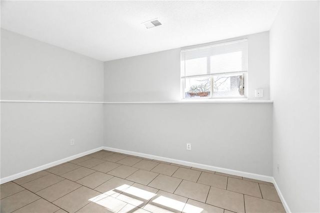 621 E Bristol Lane, Olathe, KS 66061