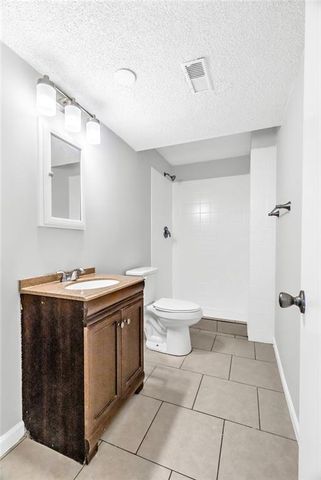 621 E Bristol Lane, Olathe, KS 66061