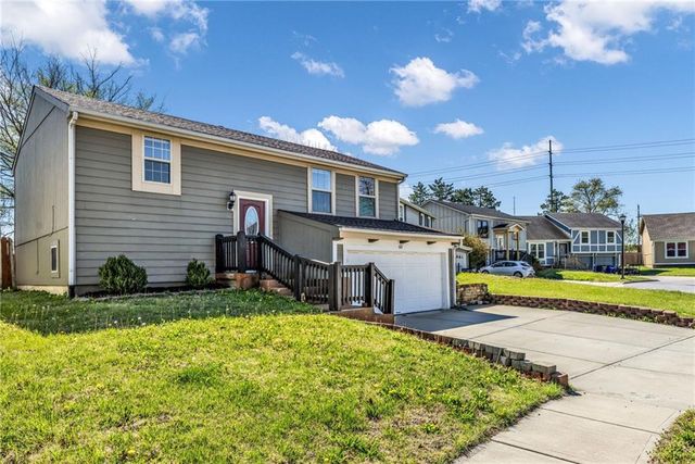 621 E Bristol Lane, Olathe, KS 66061