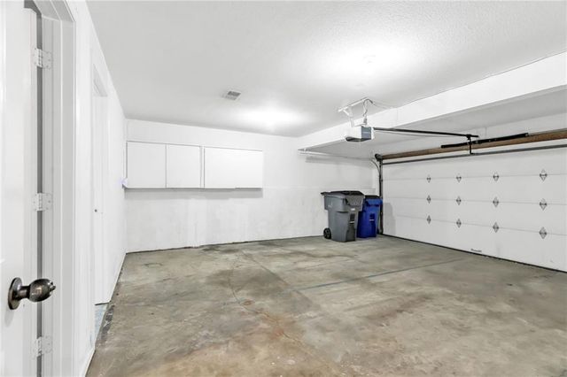 621 E Bristol Lane, Olathe, KS 66061