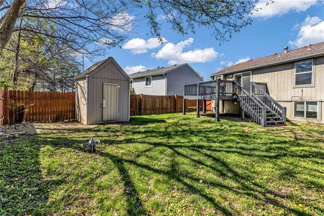 621 E Bristol Lane, Olathe, KS 66061