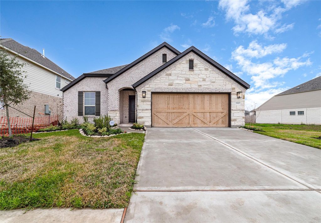 2010 Orchid St, Sugar Land, TX 77498