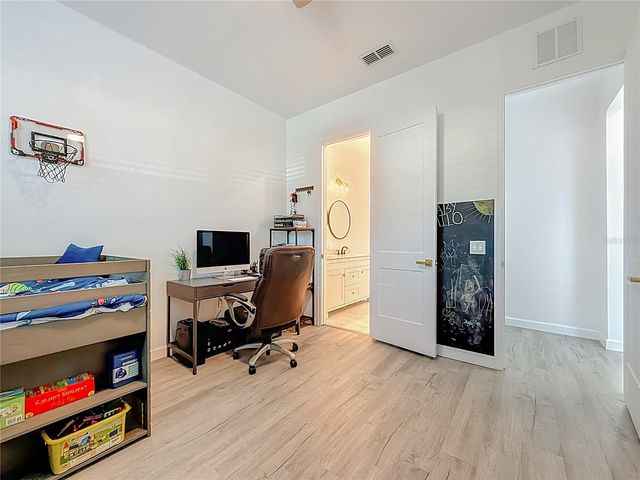 1306 E LEMON STREET, Tarpon Springs, FL 34689