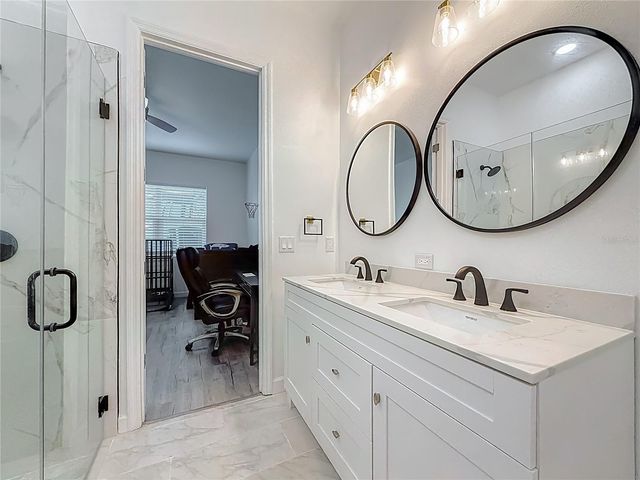 1306 E LEMON STREET, Tarpon Springs, FL 34689