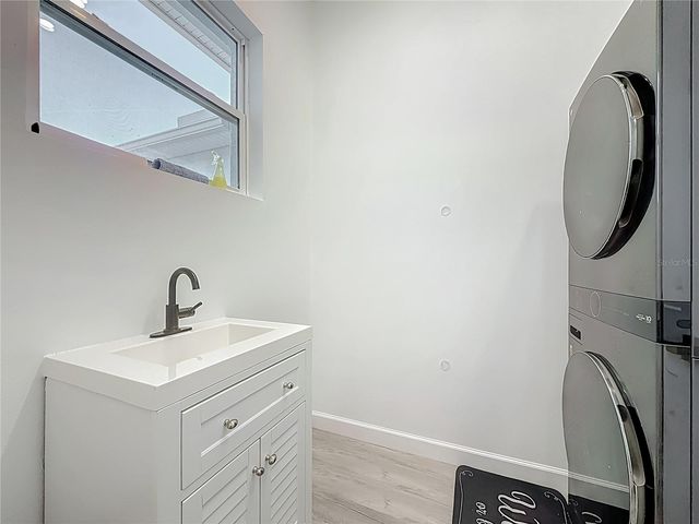 1306 E LEMON STREET, Tarpon Springs, FL 34689