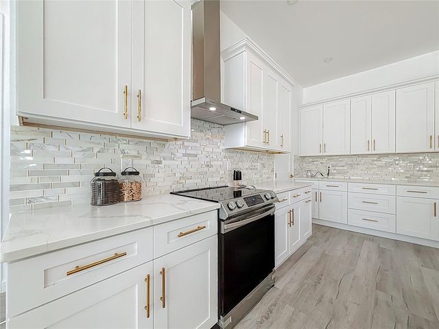 1306 E LEMON STREET, Tarpon Springs, FL 34689