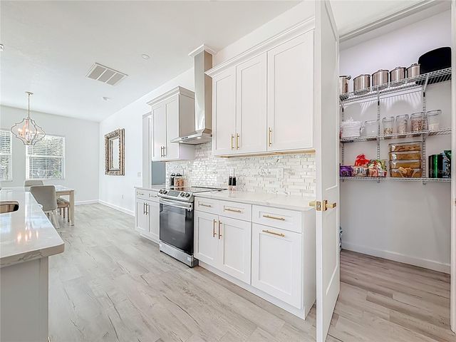 1306 E LEMON STREET, Tarpon Springs, FL 34689