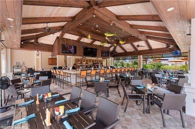 9377 Pocida CT 202, Naples, FL 34119