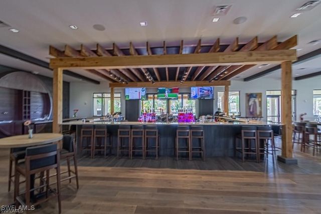 9377 Pocida CT 202, Naples, FL 34119