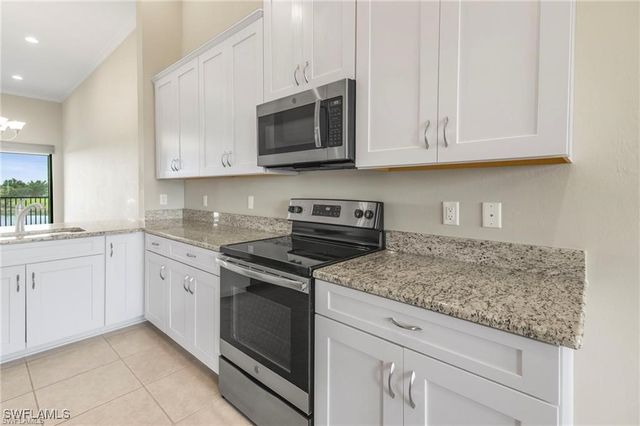 9377 Pocida CT 202, Naples, FL 34119