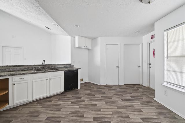 8203 Lone Quail Drive, Houston, TX 77489
