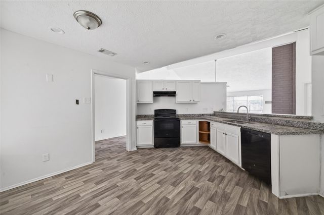8203 Lone Quail Drive, Houston, TX 77489
