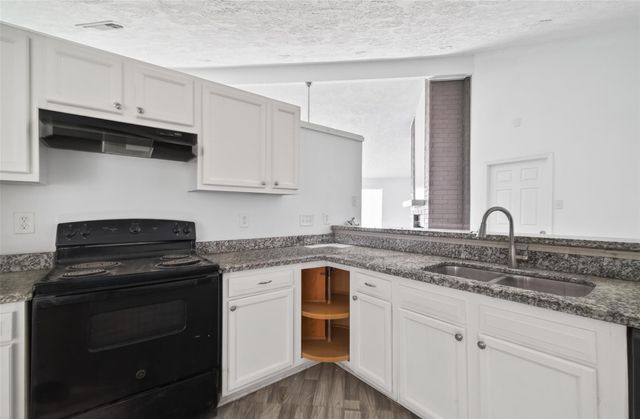 8203 Lone Quail Drive, Houston, TX 77489
