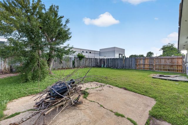 8203 Lone Quail Drive, Houston, TX 77489