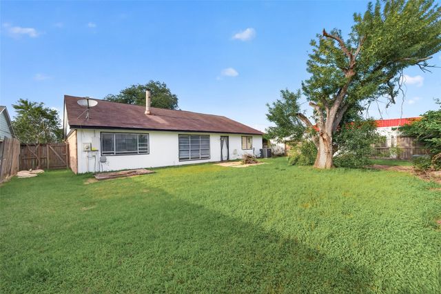 8203 Lone Quail Drive, Houston, TX 77489