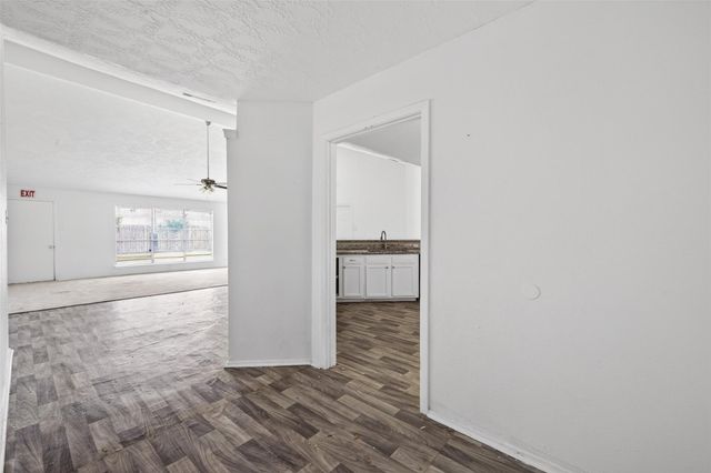 8203 Lone Quail Drive, Houston, TX 77489