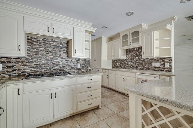 849 Wheelwood, Hurst, TX 76053