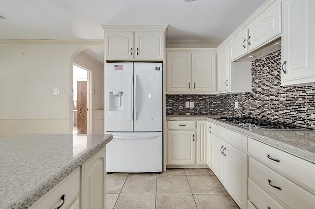 849 Wheelwood, Hurst, TX 76053