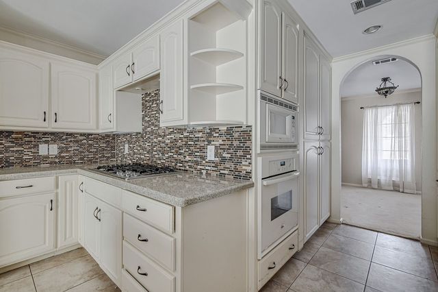 849 Wheelwood, Hurst, TX 76053